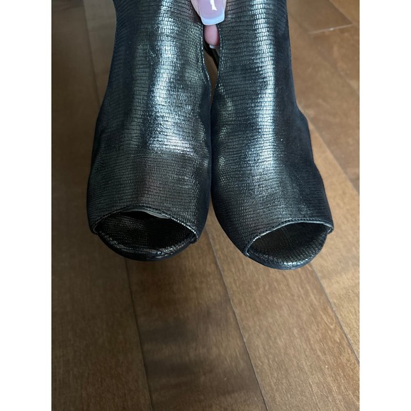 Michael Kors, gunmetal lizard pattern open toe,heel zipper stilettos size 7.5 - Picture 6 of 12